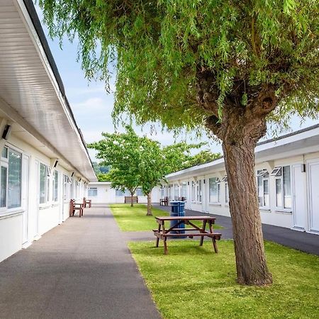 Sand Bay Holiday Village - Adults Only Weston-super-Mare Buitenkant foto