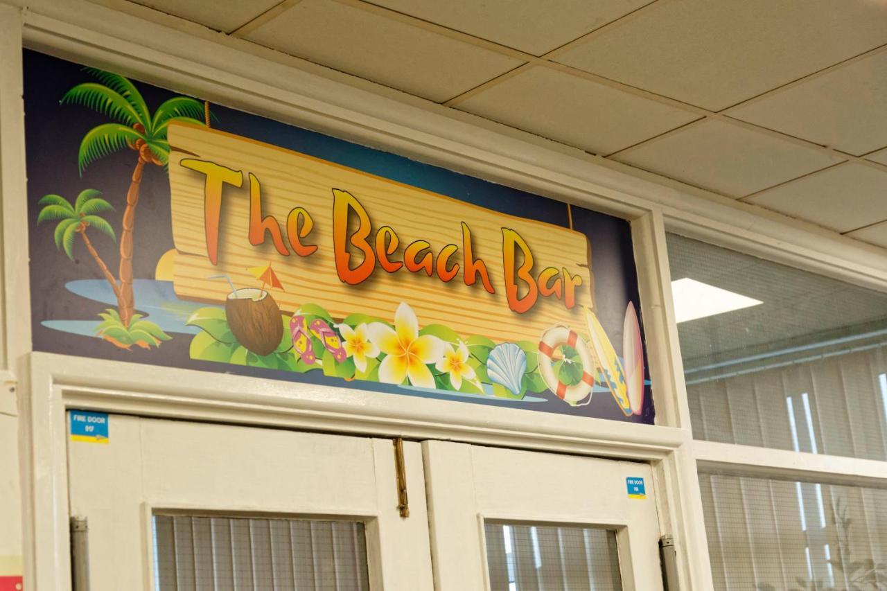 Sand Bay Holiday Village - Adults Only Weston-super-Mare Buitenkant foto