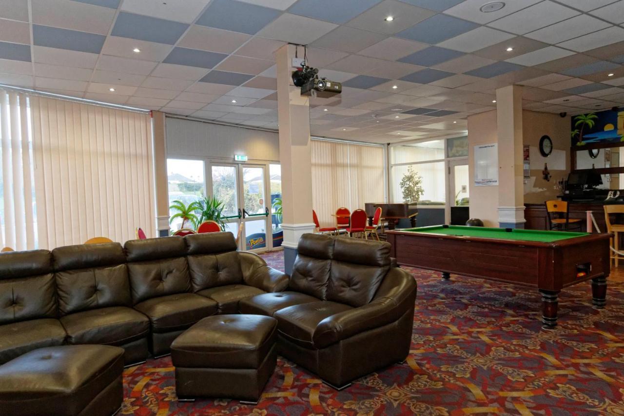 Sand Bay Holiday Village - Adults Only Weston-super-Mare Buitenkant foto