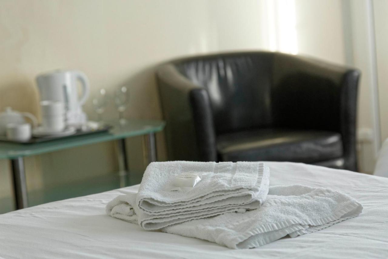 Sand Bay Holiday Village - Adults Only Weston-super-Mare Buitenkant foto