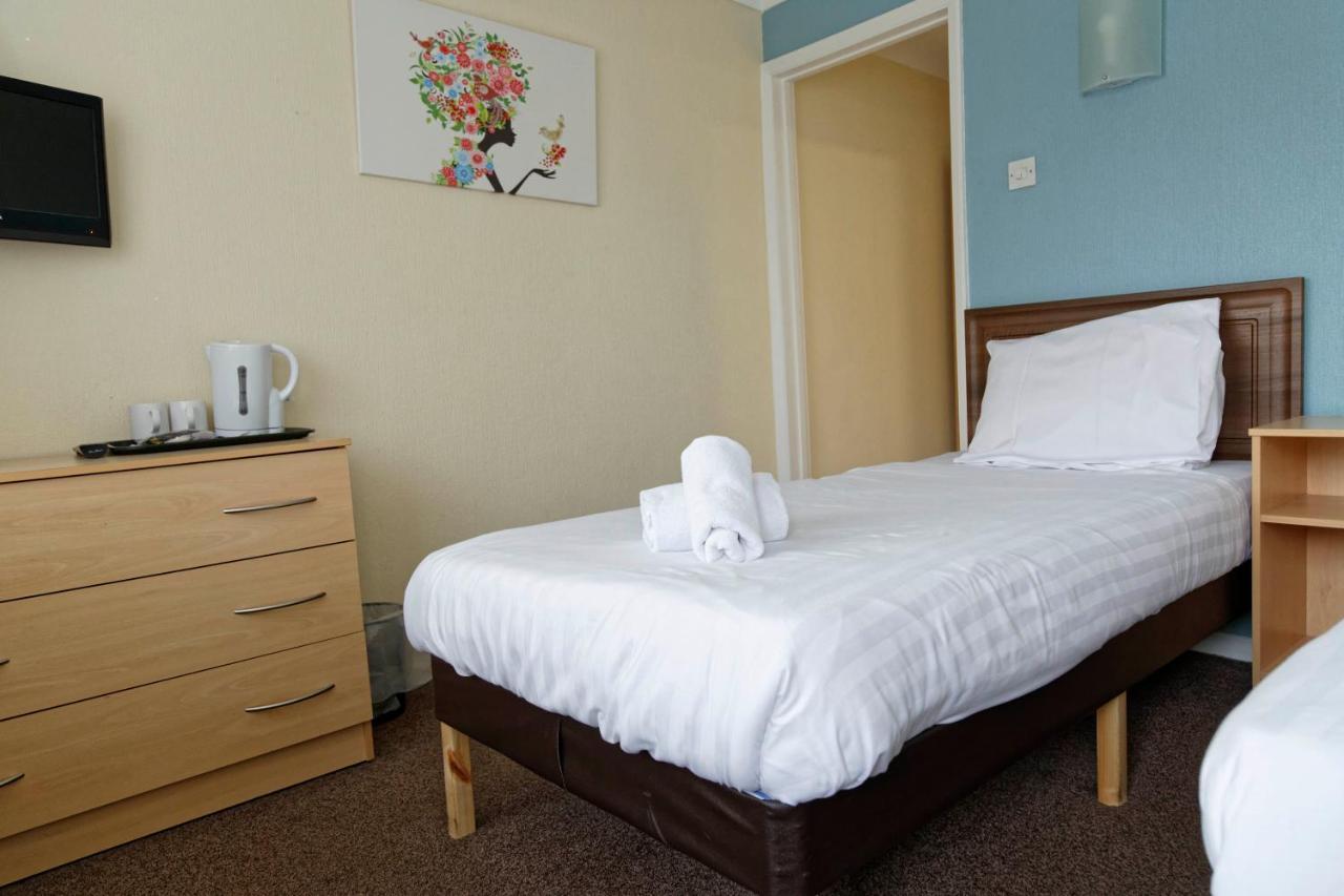 Sand Bay Holiday Village - Adults Only Weston-super-Mare Buitenkant foto