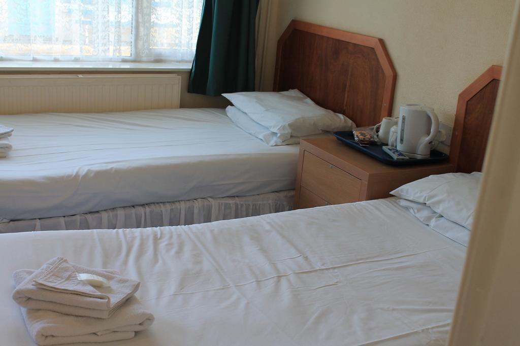 Sand Bay Holiday Village - Adults Only Weston-super-Mare Buitenkant foto