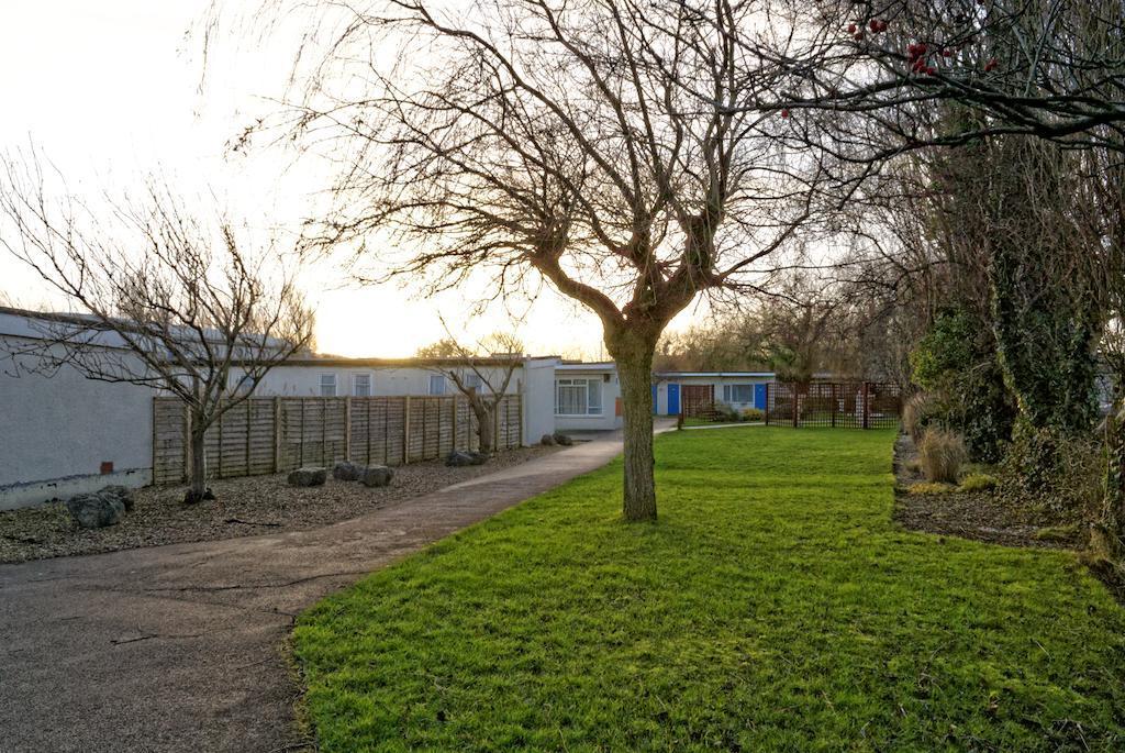 Sand Bay Holiday Village - Adults Only Weston-super-Mare Buitenkant foto