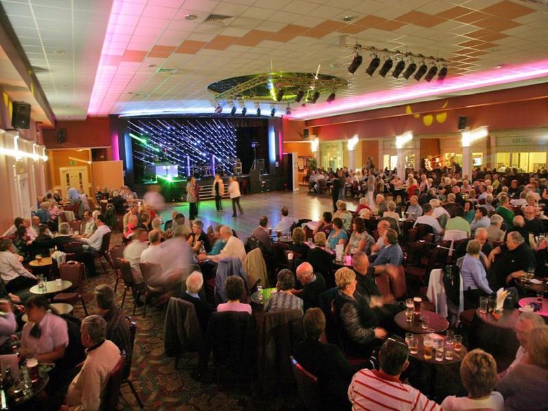 Sand Bay Holiday Village - Adults Only Weston-super-Mare Buitenkant foto